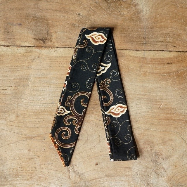 Devi in Gold - Twili Pita Syal