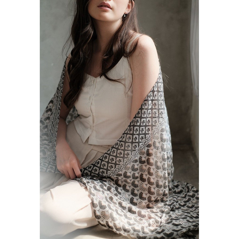 (DEFECT SALE) - Pasha Black Shawl