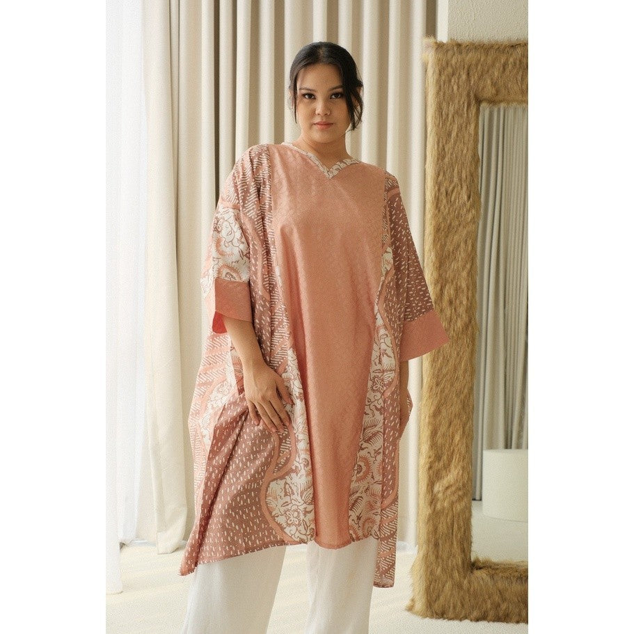 Kaiyana Kaftan Batik Dress - Pink