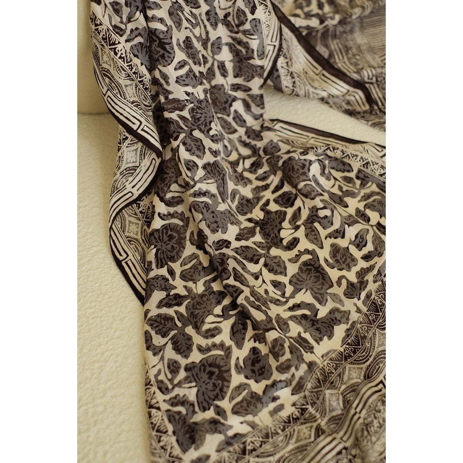 Syal Batik Sutra Daun Tumbuh - Black