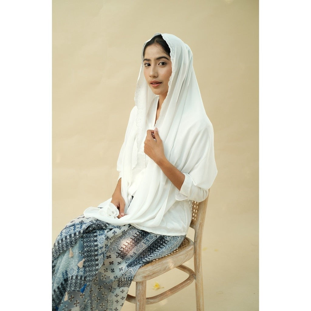 Embroidery HIjab Shawl - Malek - Snow