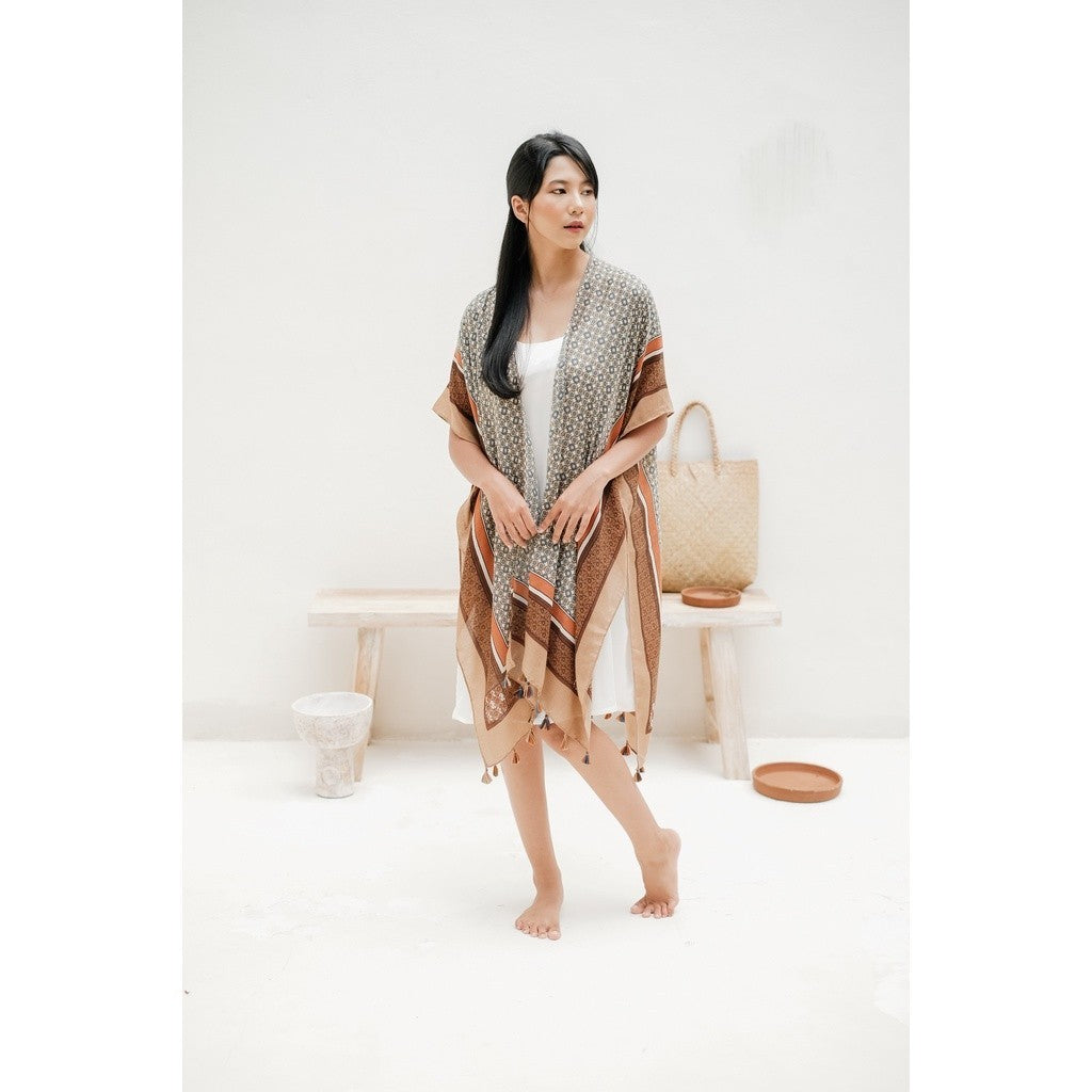 Andara in Brown Outer