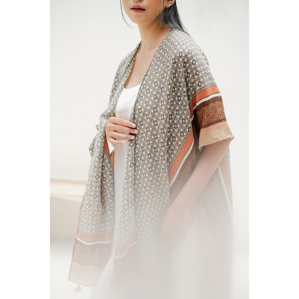 Andara in Brown Outer