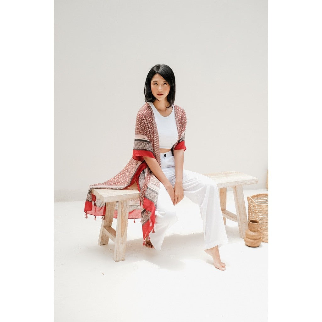 Andara in Red Outer