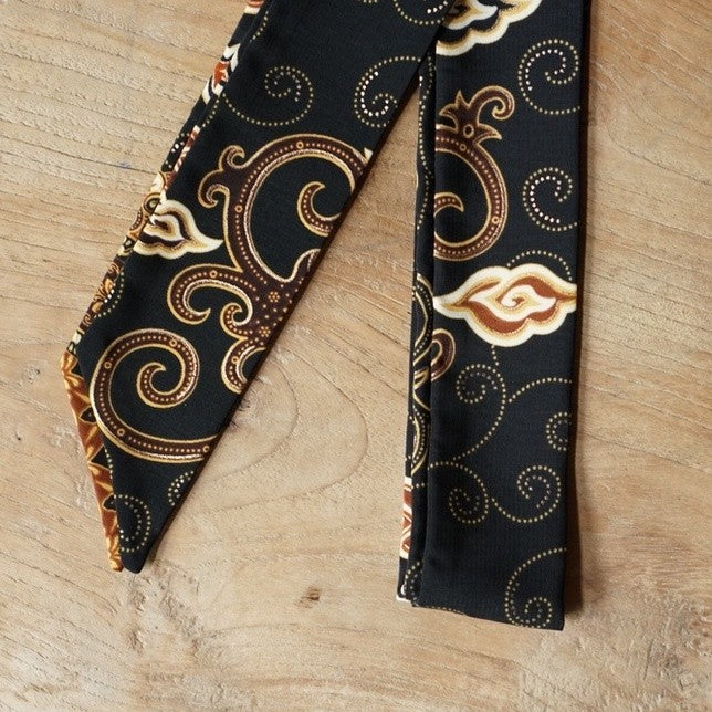 Devi in Gold - Twili Pita Syal