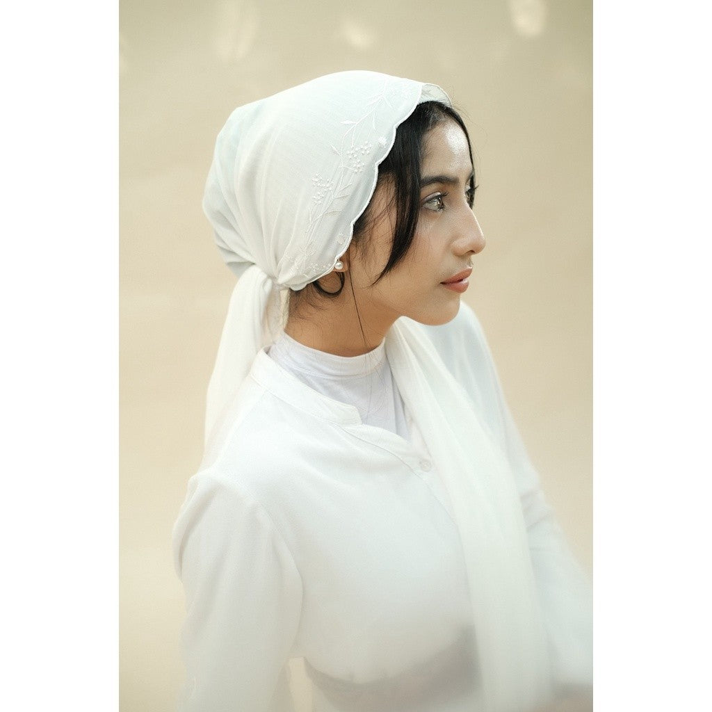Embroidery Hijab Shawl - Hanna - Snow