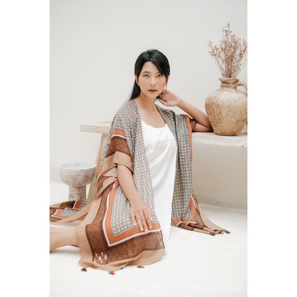 Andara in Brown Outer