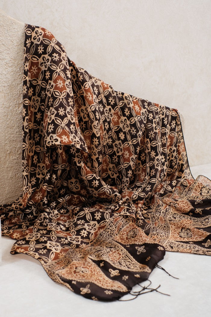 Syal Batik Sutra Kawung Bunga - Brown - 45