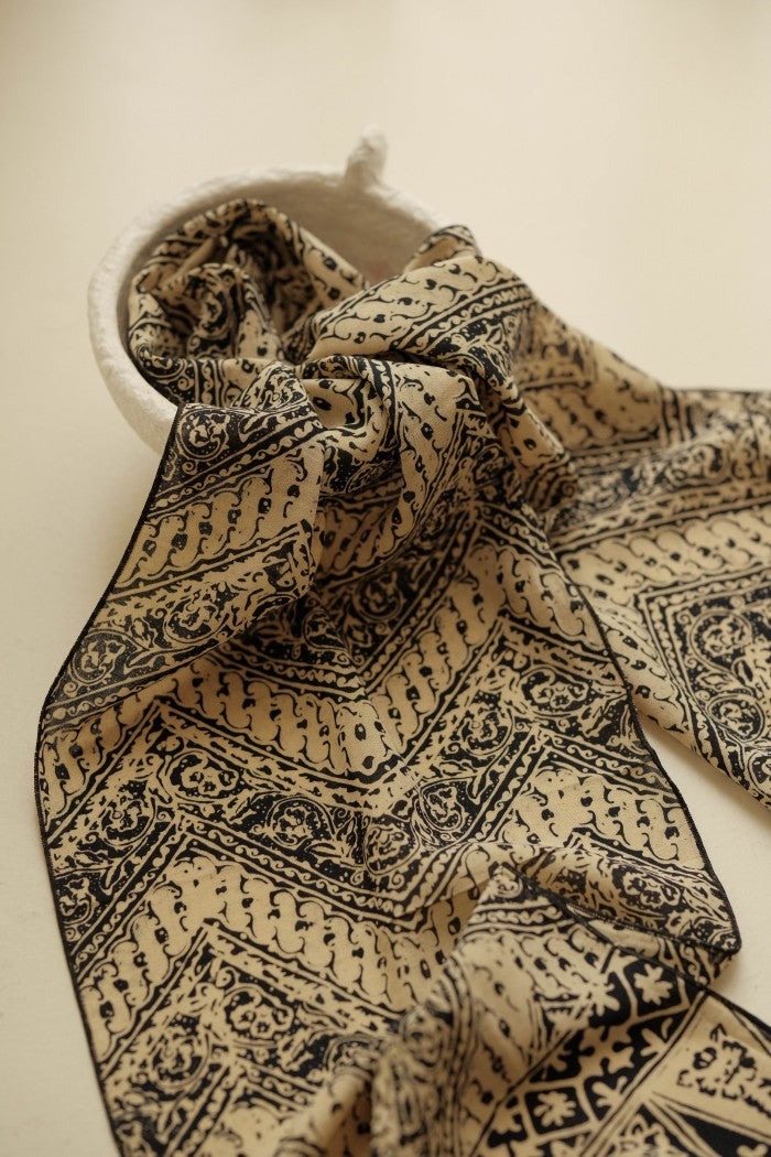 Scarf Batik Parang Kelok - Black | DNE