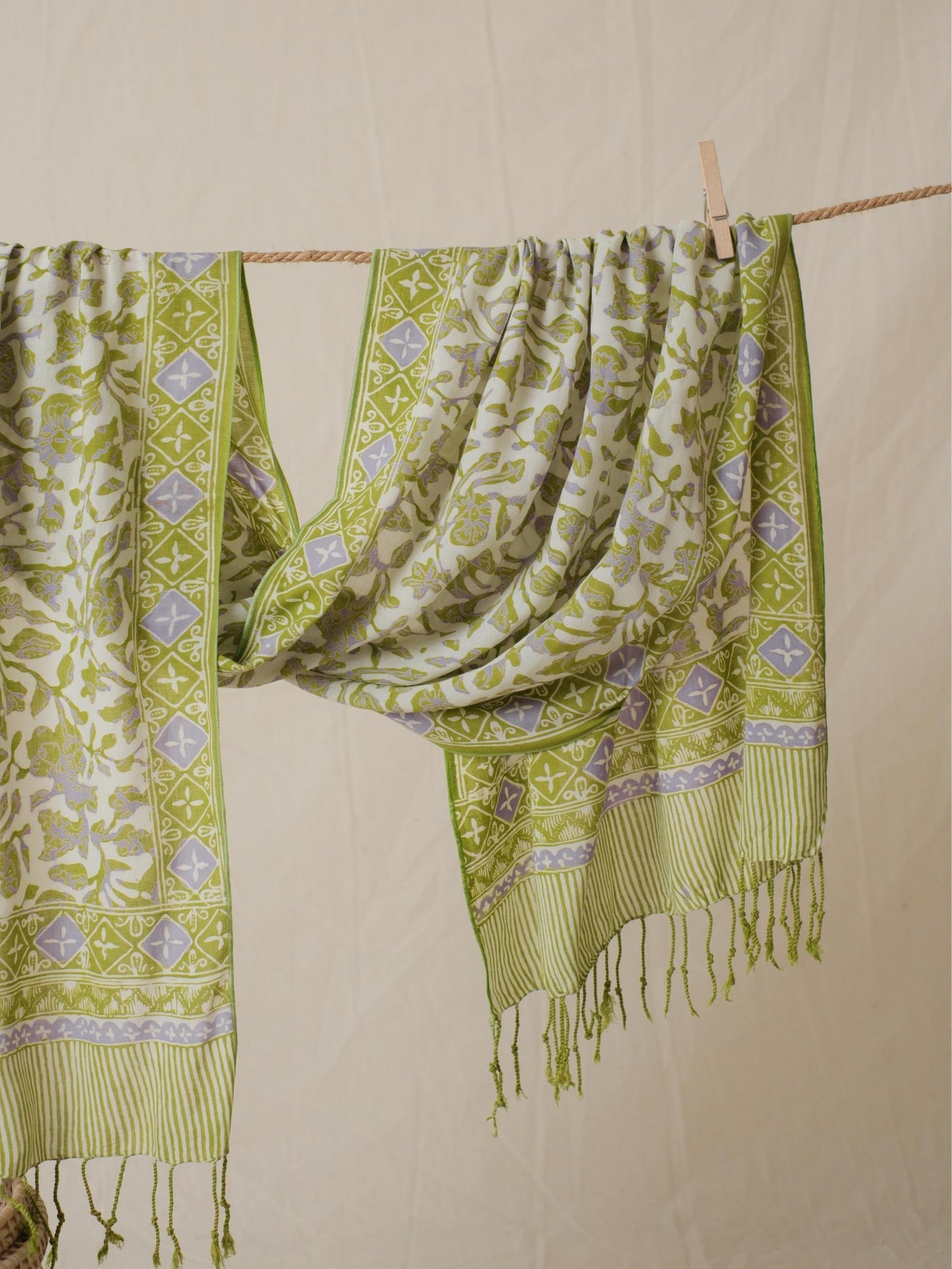 Scarf Batik 50 - Rimbun Alas - Light Green | DNi
