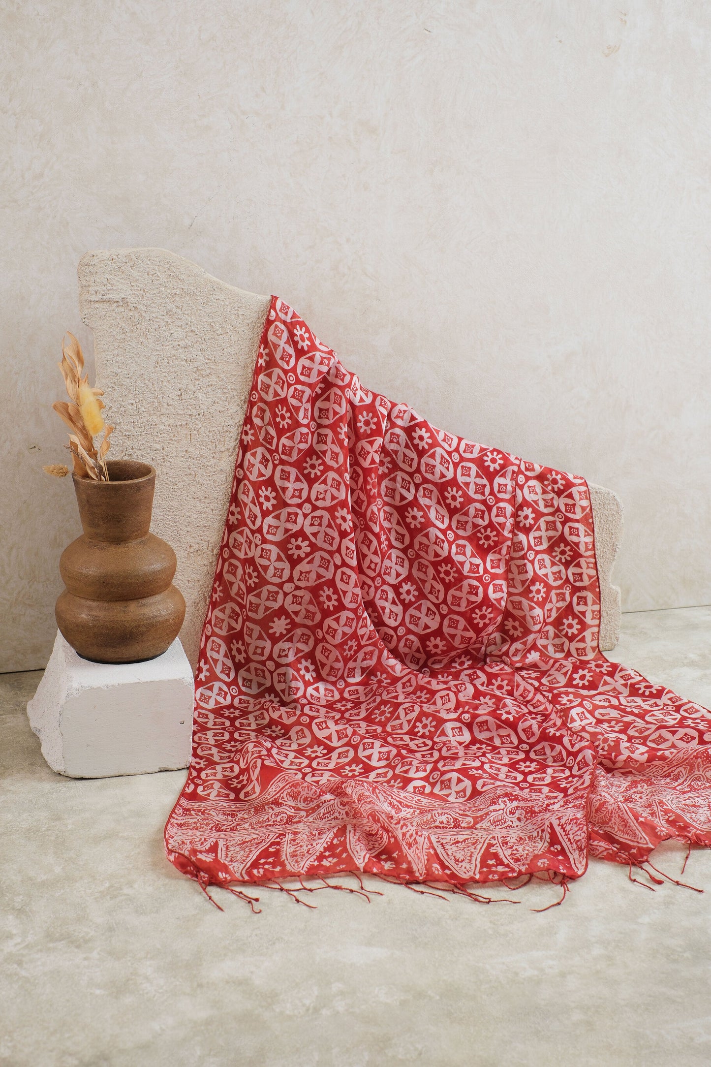 Syal Batik Sutra Kawung Mata - Red - 45
