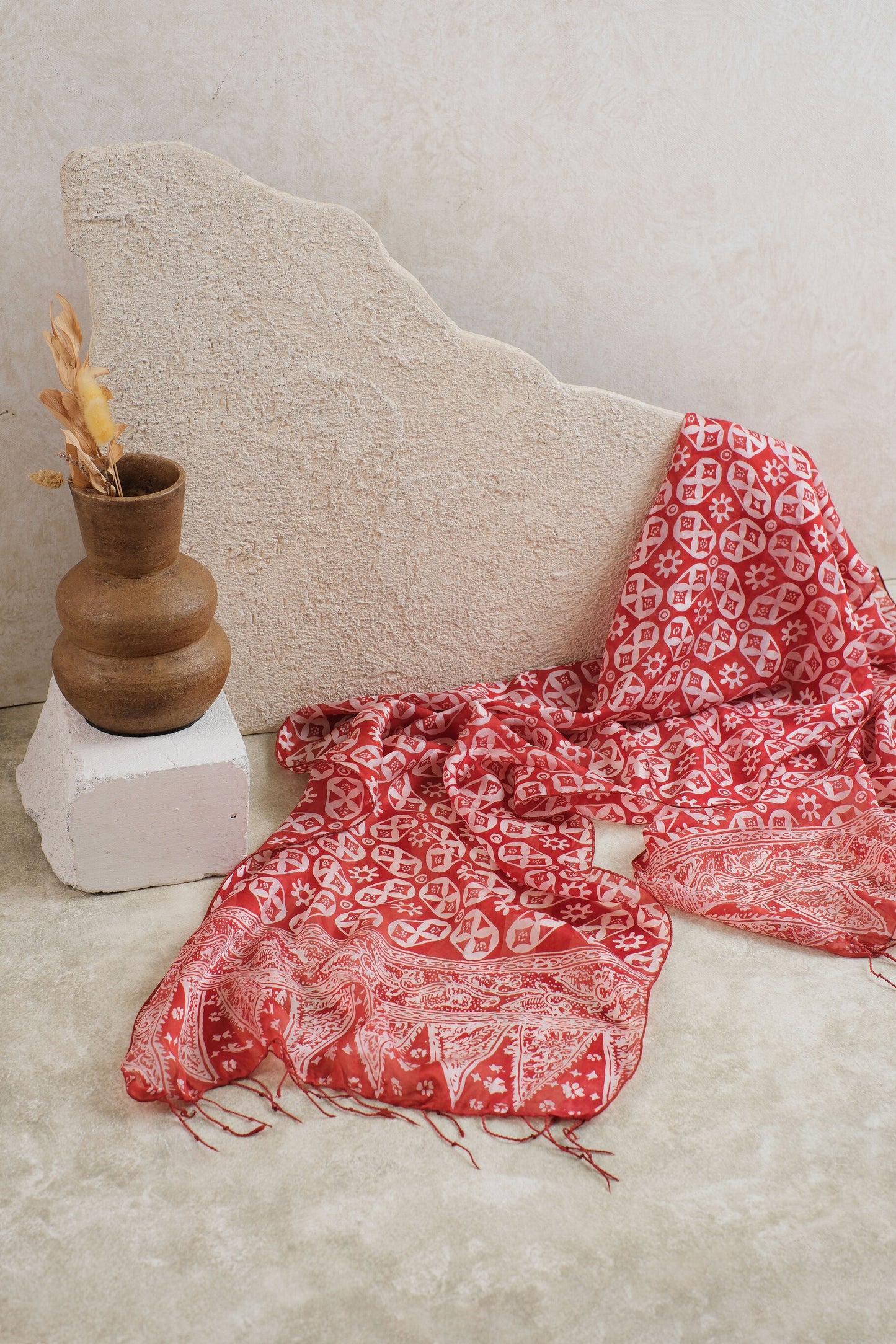 Syal Batik Sutra Kawung Mata - Red - 45