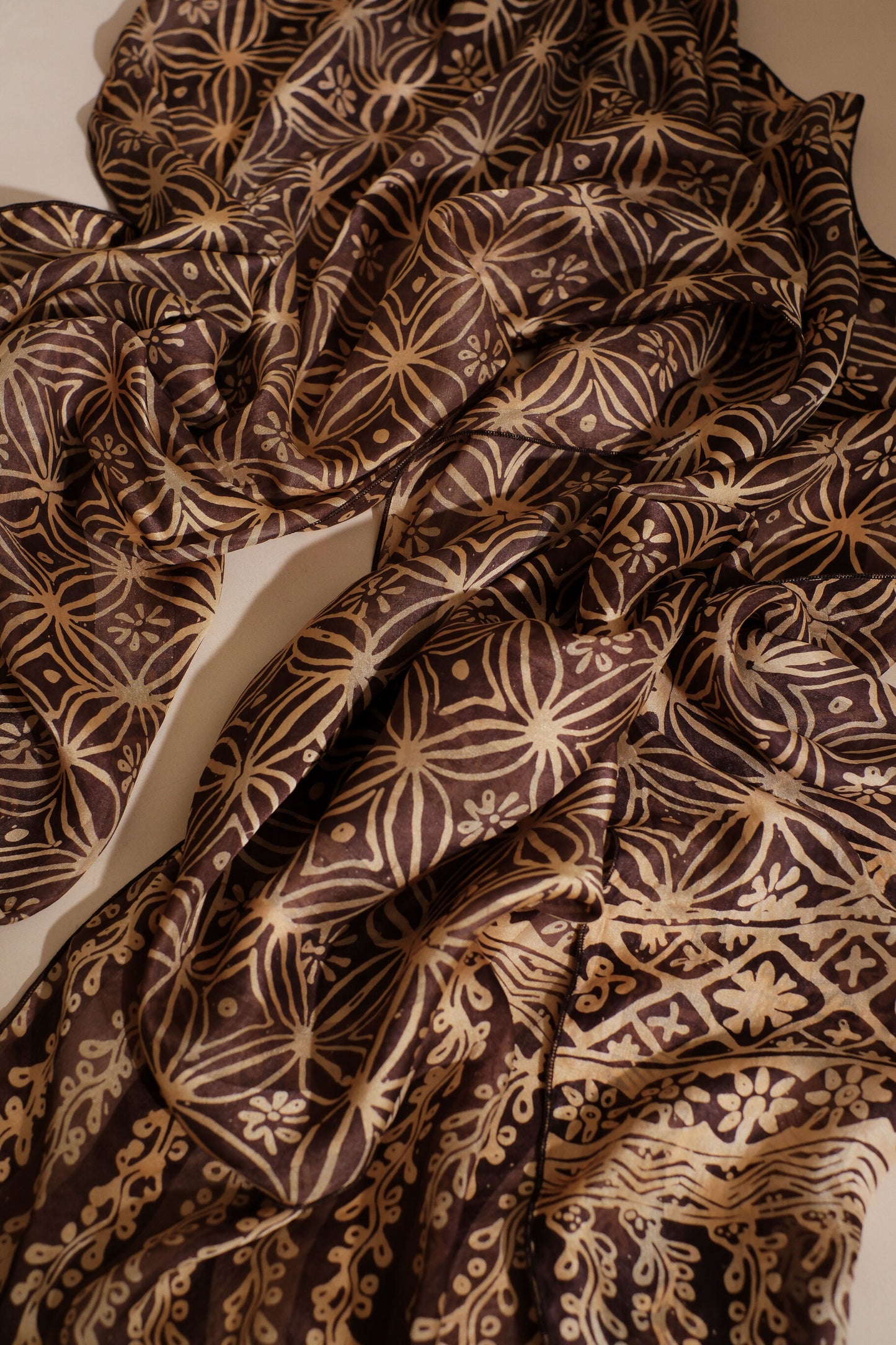 Syal Batik Sutra Kawung Polos - Brown - 45