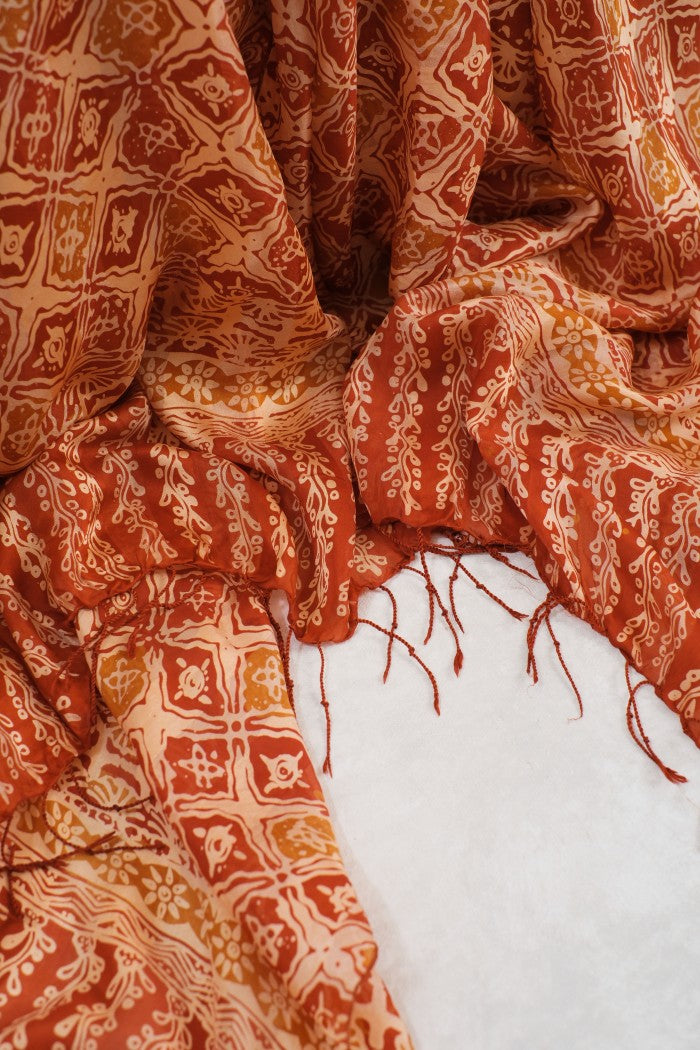 Selendang Sutra Batik - Kotak in Orange  - 90