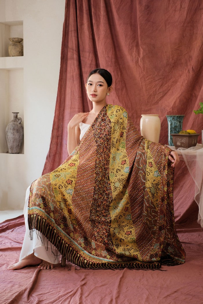 Rumah Kuning - Selendang Sutra Batik Tulis