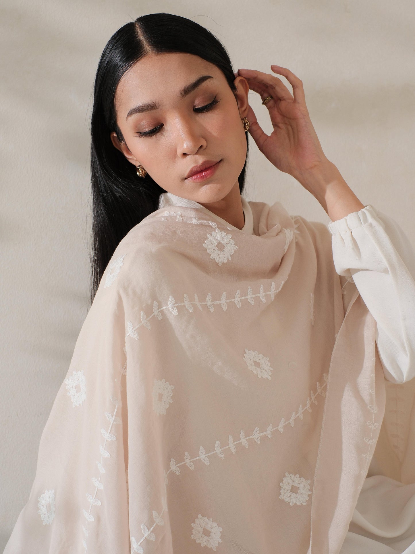 Noor in Cream Shawl - Selendang Batik