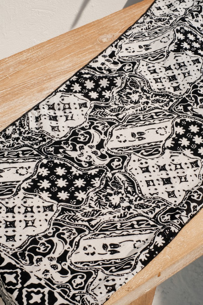 Scarf Batik TCE Sekar Jagad Black