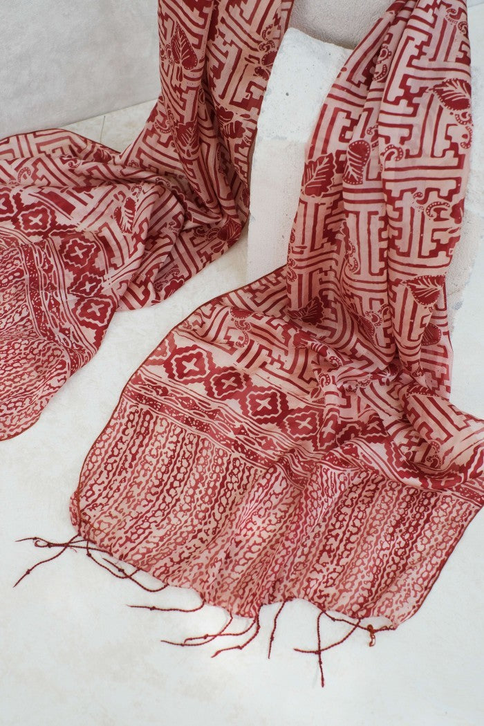 Syal Batik Sutra Rereng Bilik Daun - Red - 45