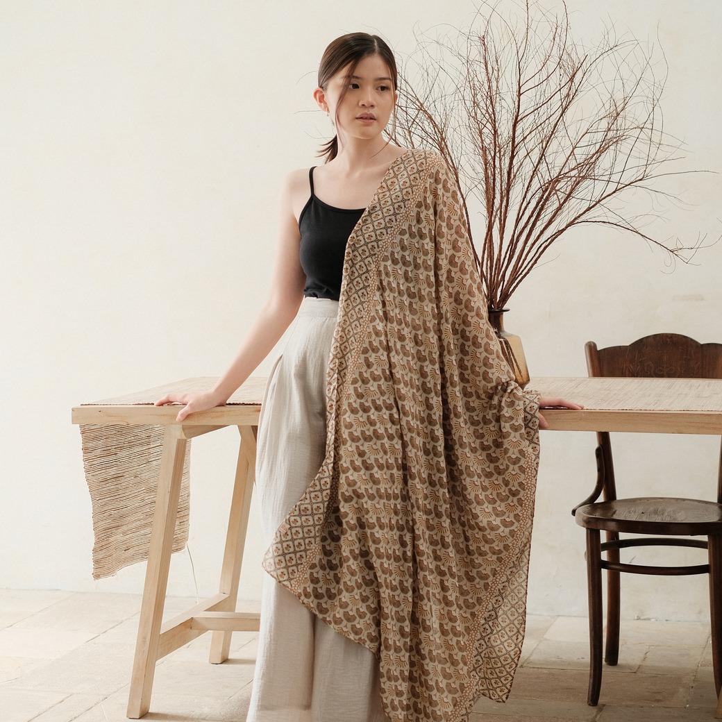 (DEFECT SALE) Pasha Brown Shawl