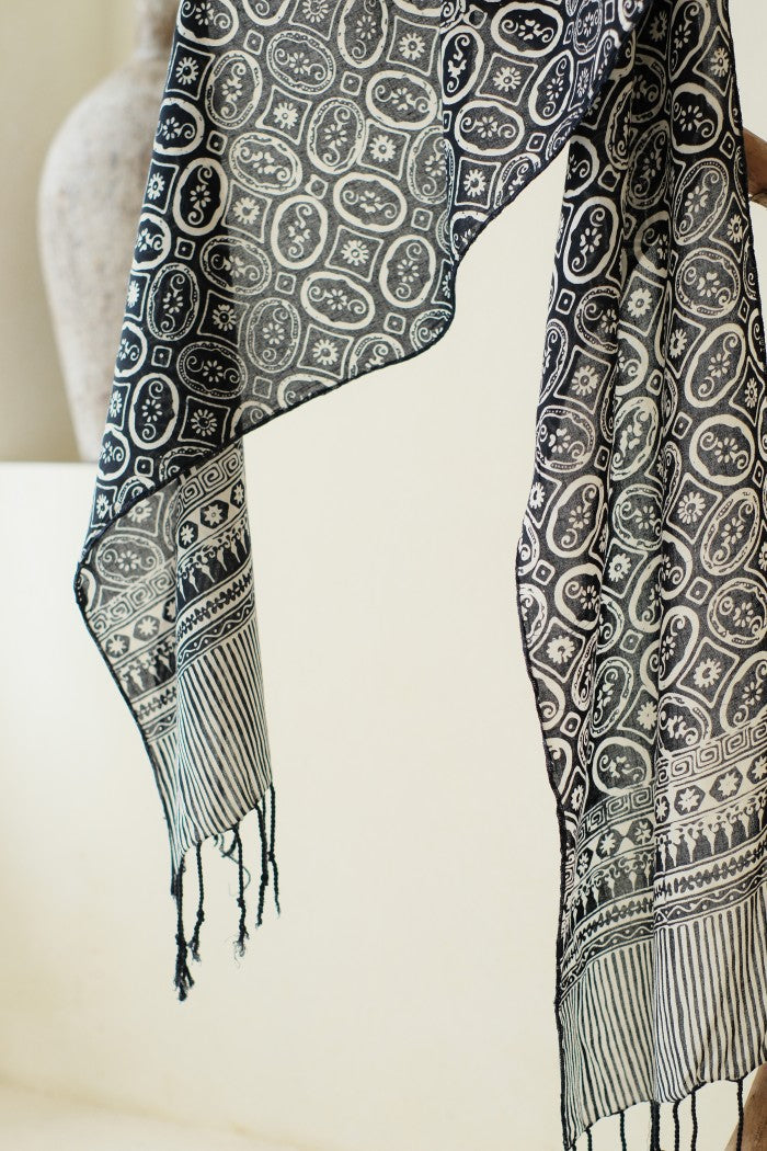 Scarf Batik TCE Kawung Bunga Black