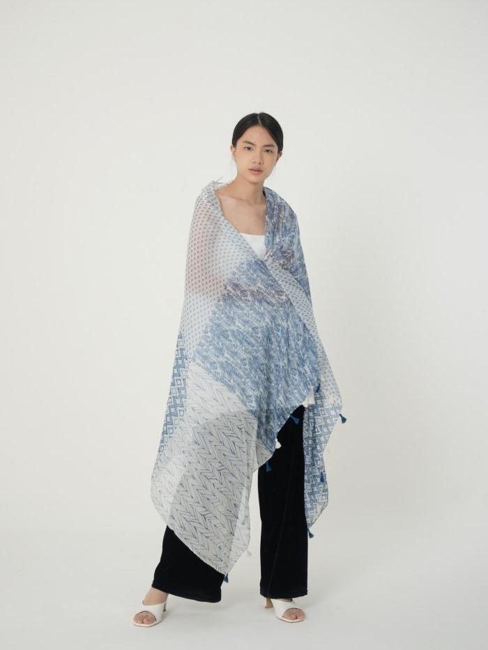 (DEFECT SALE) Raras Blue Shawl
