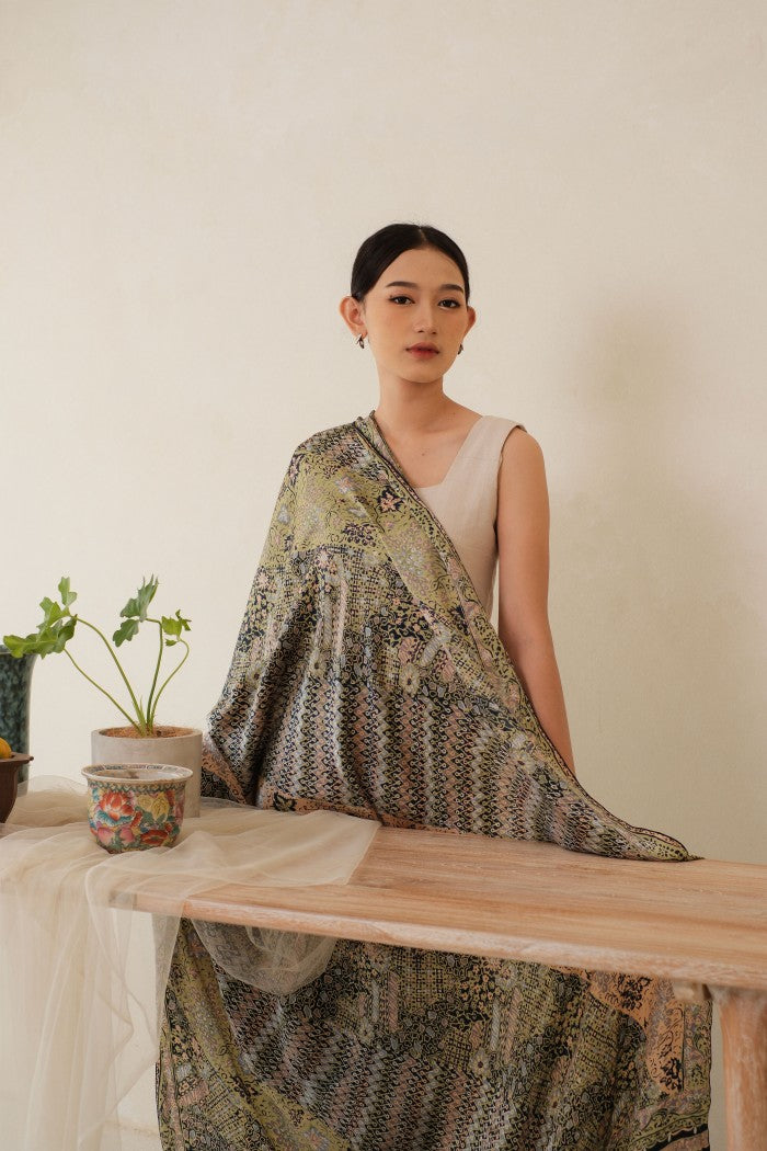 Rimba Jawi in Peach - Selendang Sutra Batik Tulis