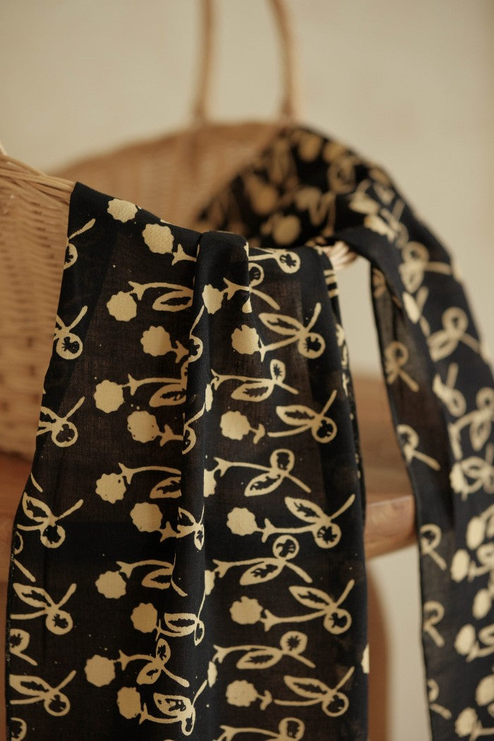 Scarf Batik Dandelion - Black | DNE