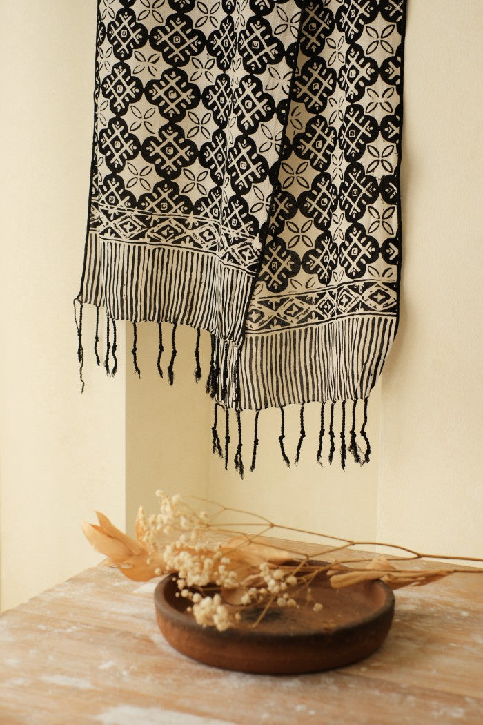 Scarf Batik TCE Kawung XO Black
