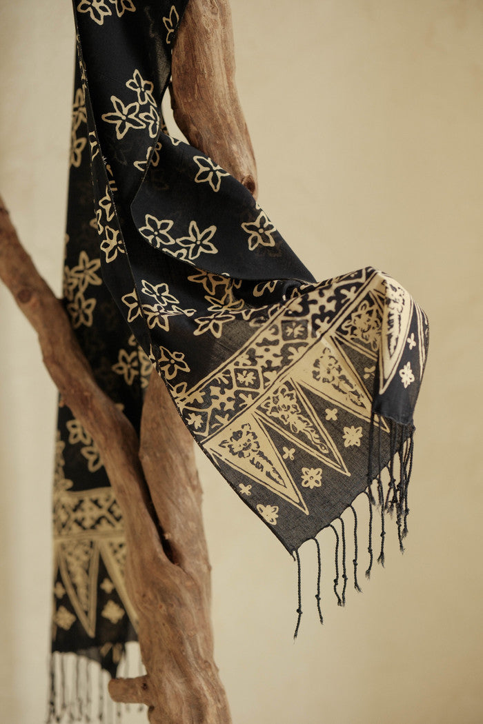 Scarf Batik Bunga Melati - Black | DNE