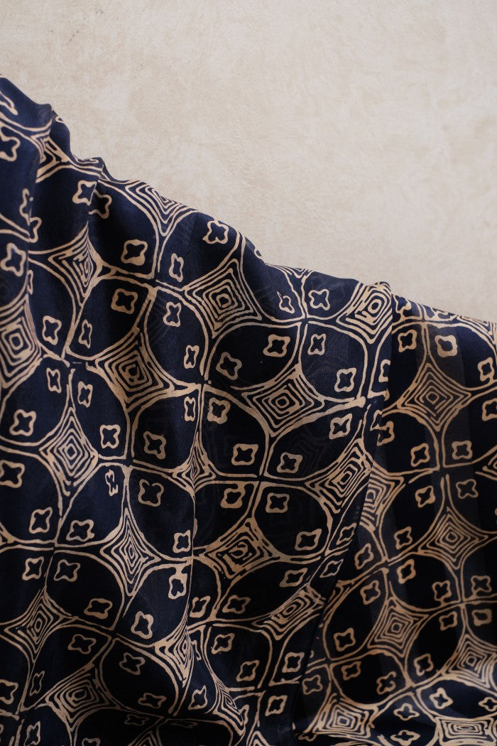 Syal Batik Sutra Kawung Cacah Gori - Blue - 45