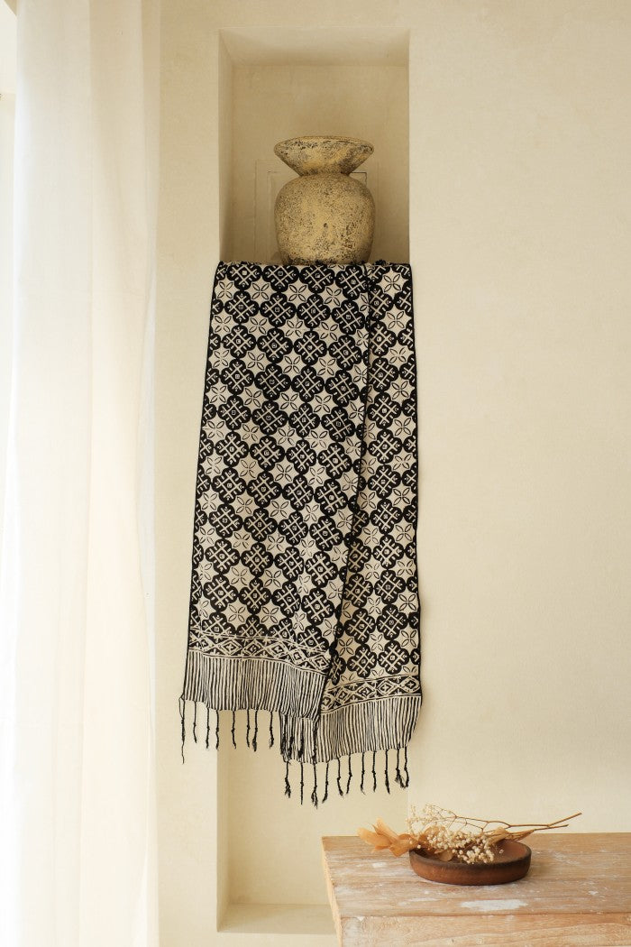 Scarf Batik TCE Kawung XO Black