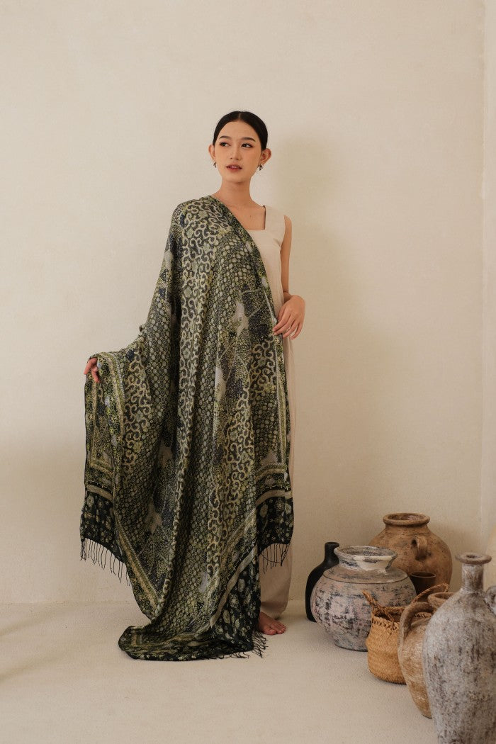 Sangga Langit in Green - Selendang Sutra Batik Tulis