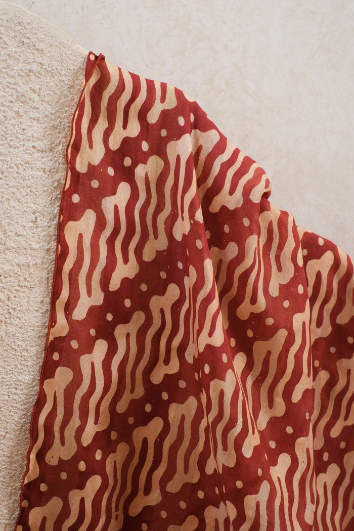 Syal Batik Sutra Parang Tuding - Red - 45