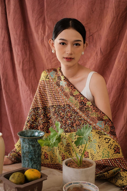 Rumah Kuning - Selendang Sutra Batik Tulis