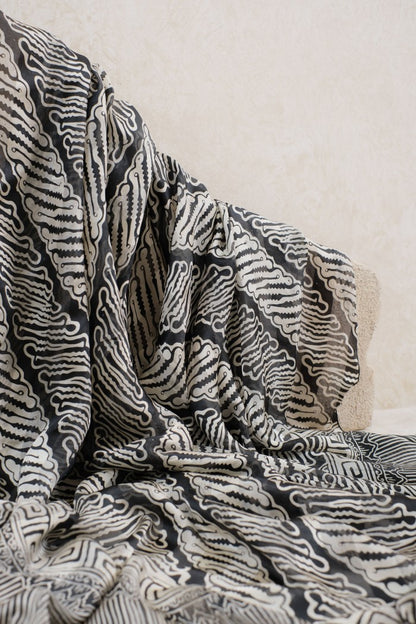 Selendang Sutra Batik - Parang Tuding in Grey - 90