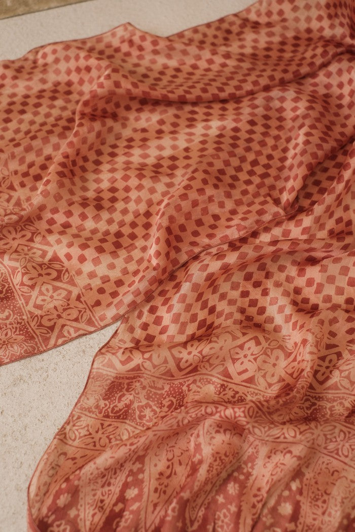 Syal Batik Sutra Kotak - Terracotta - 45