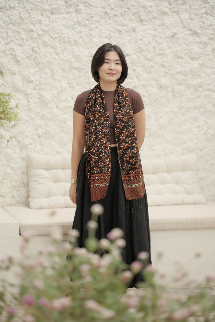 Scarf Batik Melati Tangkai - Sogan | DNF