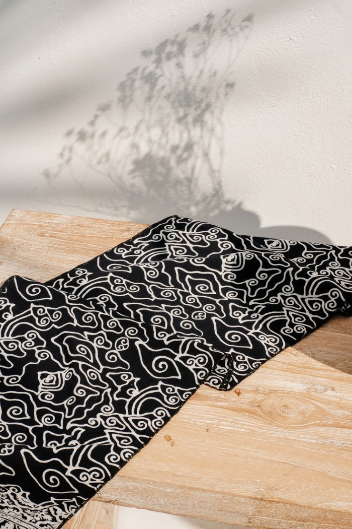 Scarf Batik TCE Mega Mendung Black