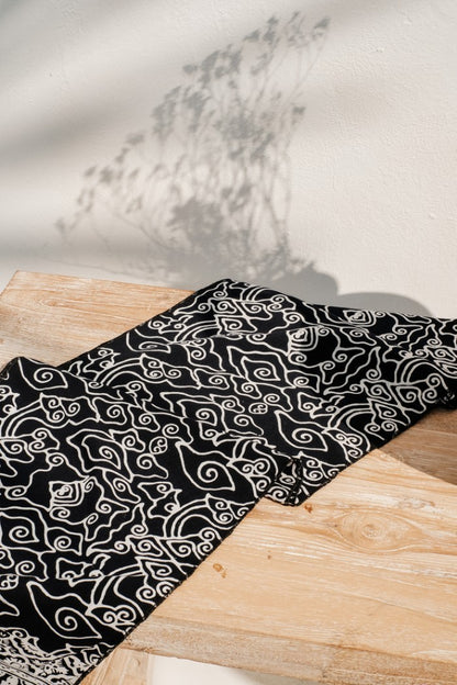 Scarf Batik TCE Mega Mendung Black