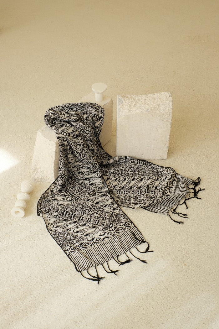 Scarf Batik TCE Parang Kawung Black