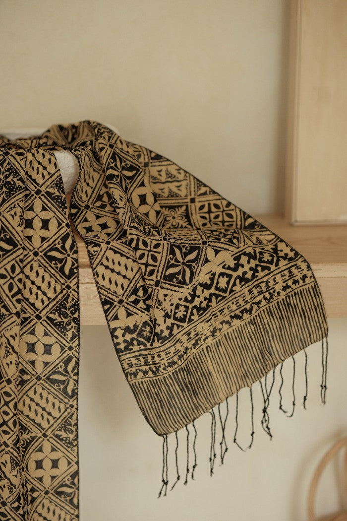 Scarf Batik Tambal - Black | DNE