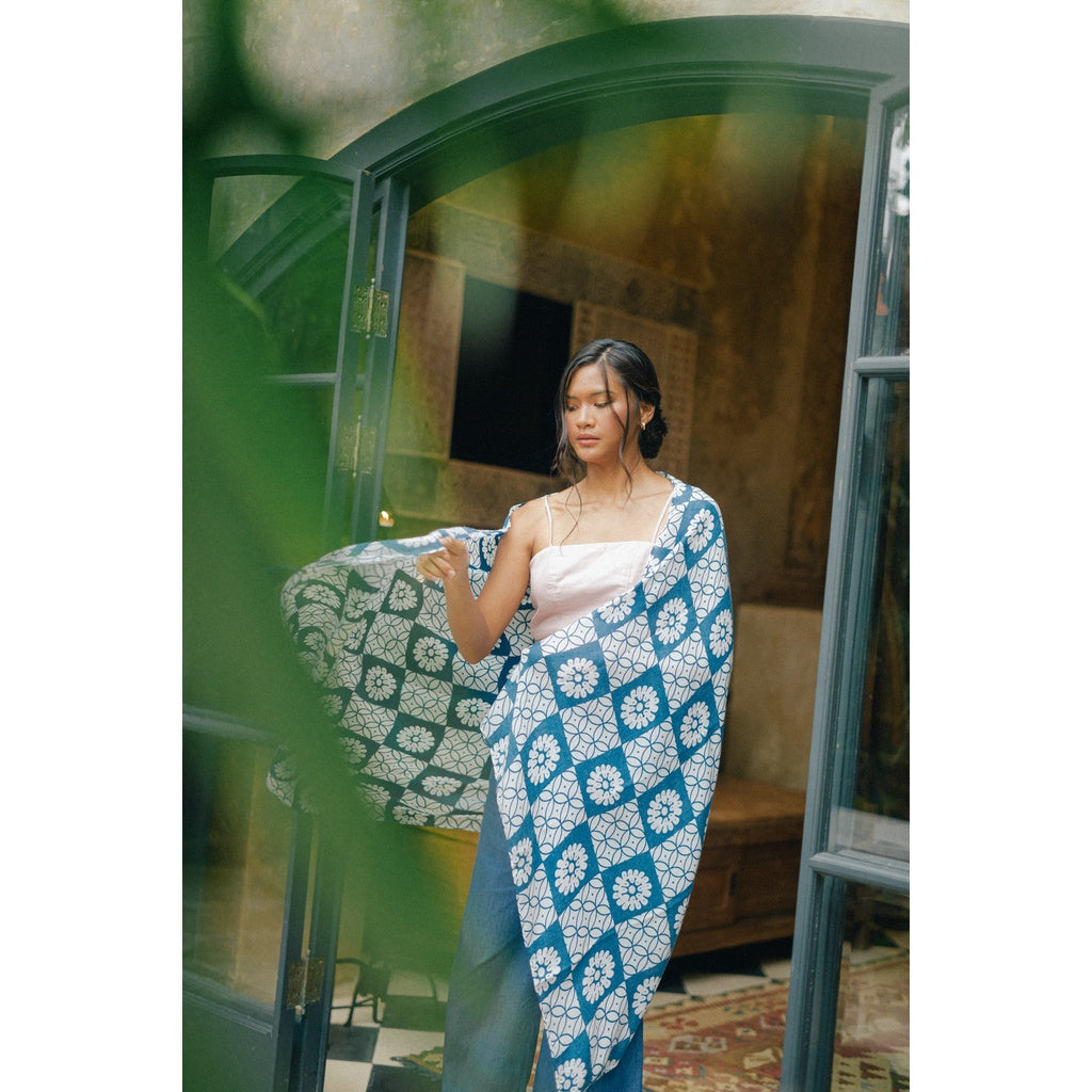 (DEFECT SALE) - Lara Shawl