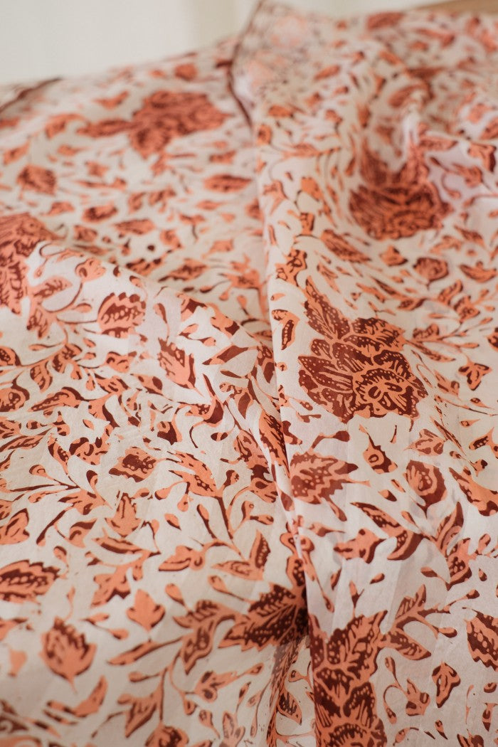 Anyelir in Orange - Syal Batik Sutra - 55