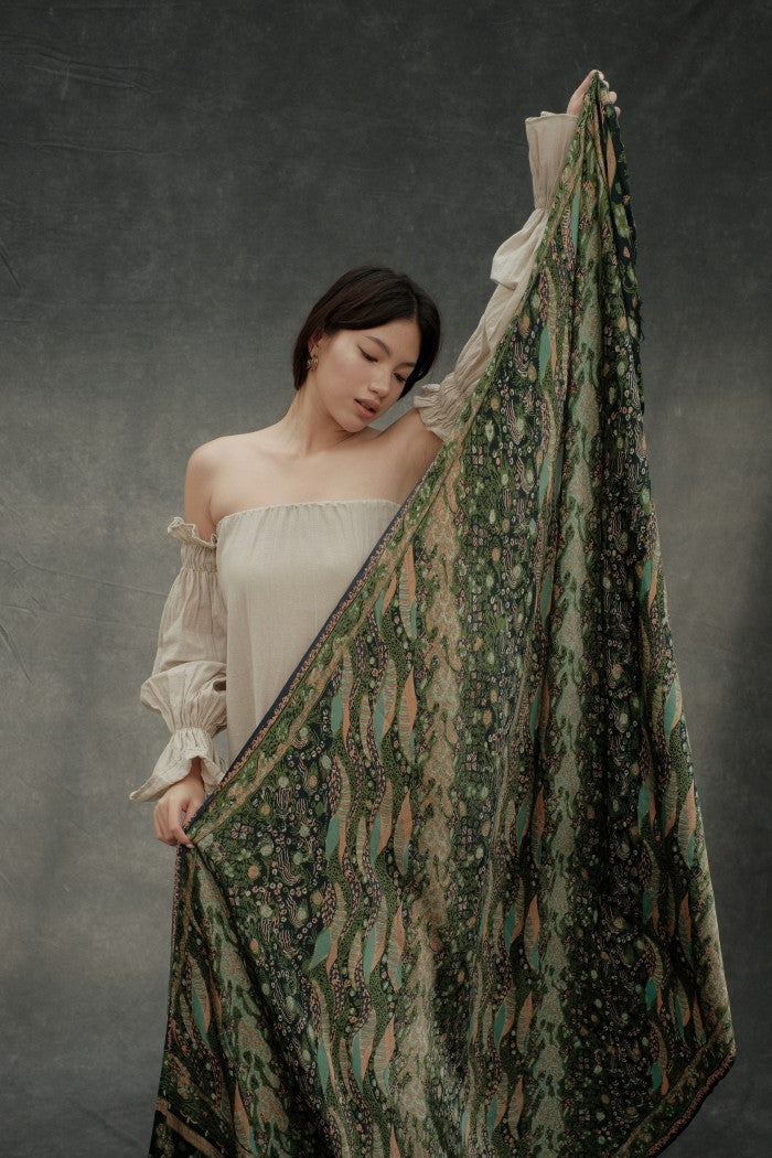 Selendang Sutra Batik Tulis - Alam Merak - Green