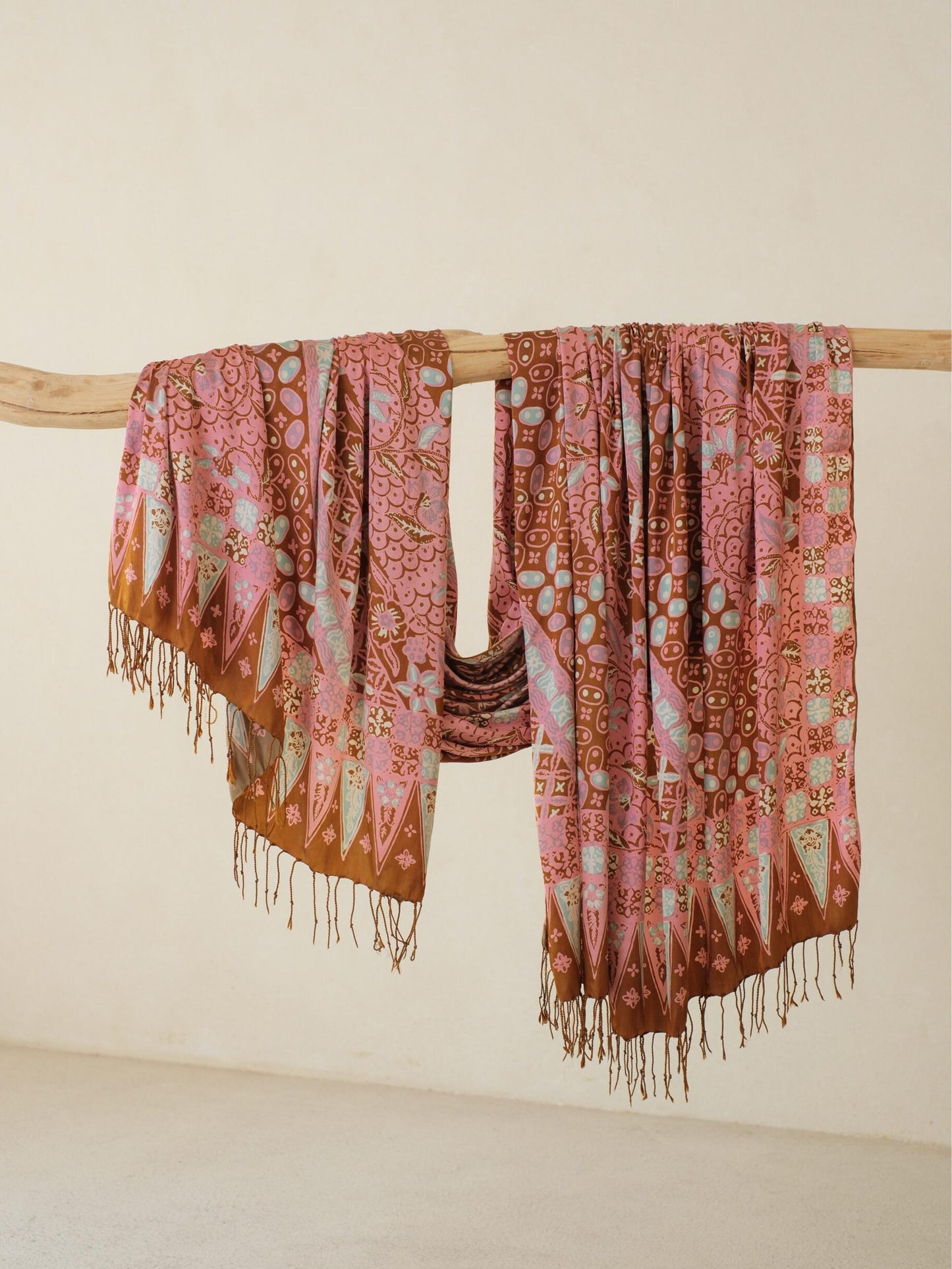 Selendang Sutra Batik Tulis - Kawung Sisik - Pink Orange