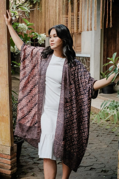 Kirana 61 Outer Kaftan Batik