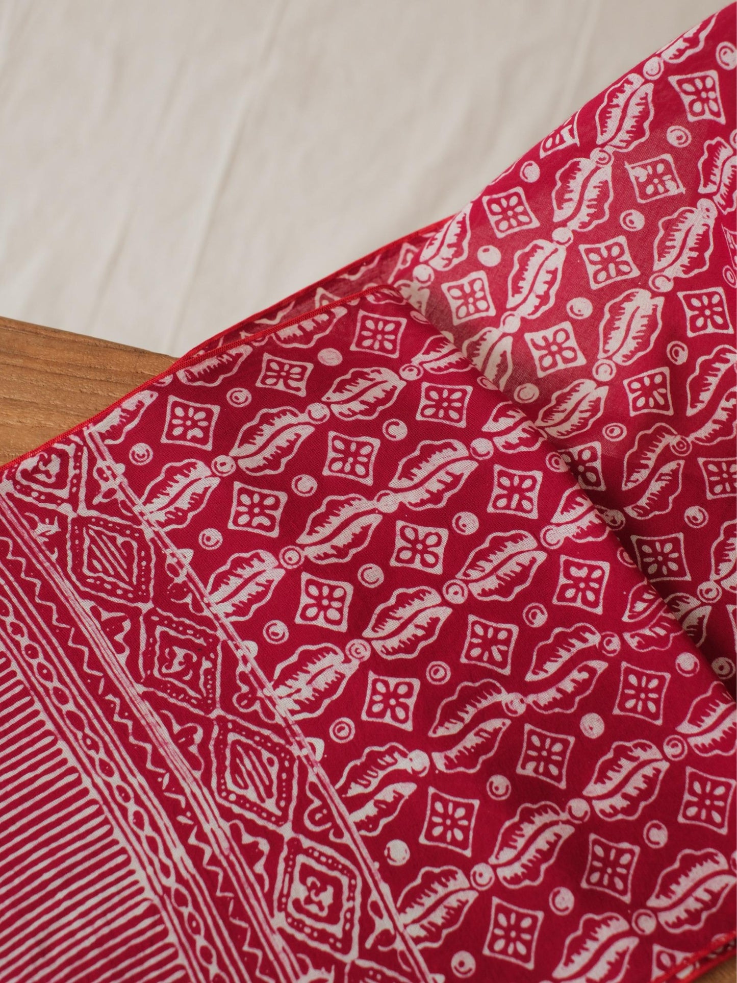 Scarf Batik Ceplok Wibowo - Red