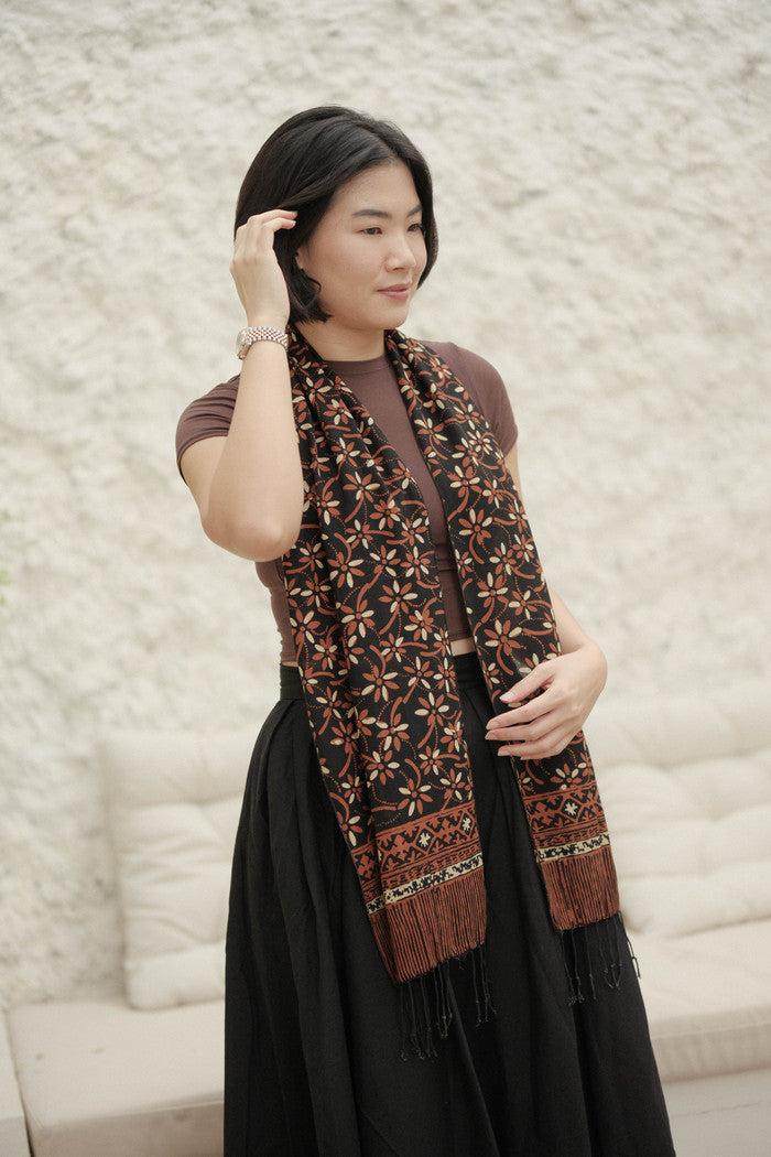 Scarf Batik Melati Tangkai - Sogan | DNF
