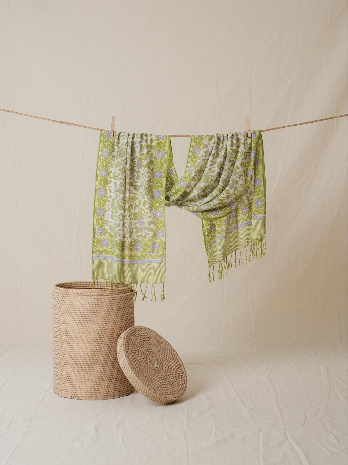 Scarf Batik 50 - Rimbun Alas - Light Green | DNi