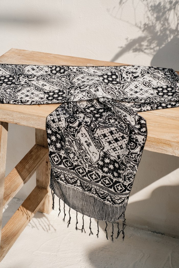 Scarf Batik TCE Sekar Jagad Black